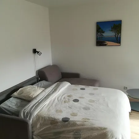Apartment T2 44m2 Hyper Centre, Velos, Parking Et Grand Balcon English Spoken